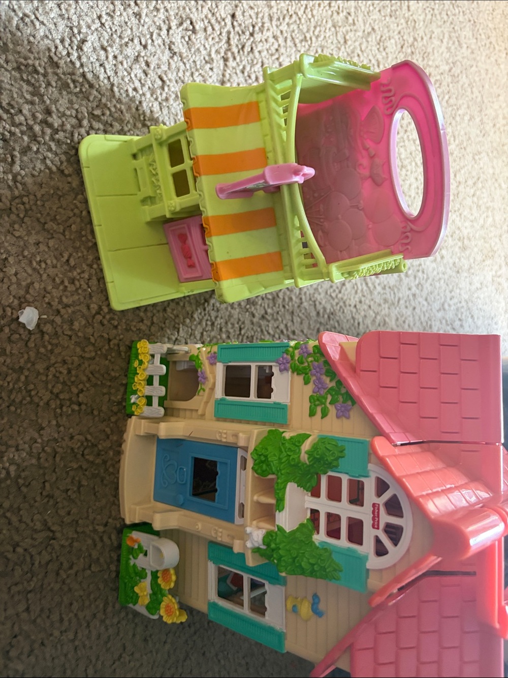 Vintage/y2k Fisher Price Sweet Streats Dollhouse— inlcudes both house and shop